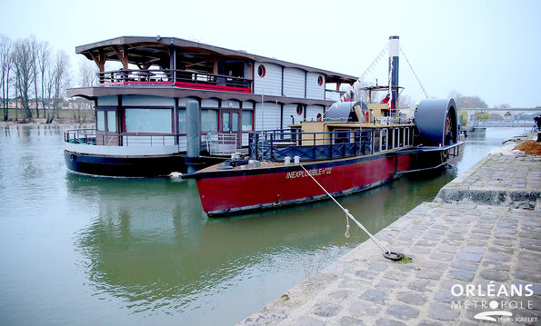  Grutage de l'Inexplosible à Orléans - quai du châtelet
