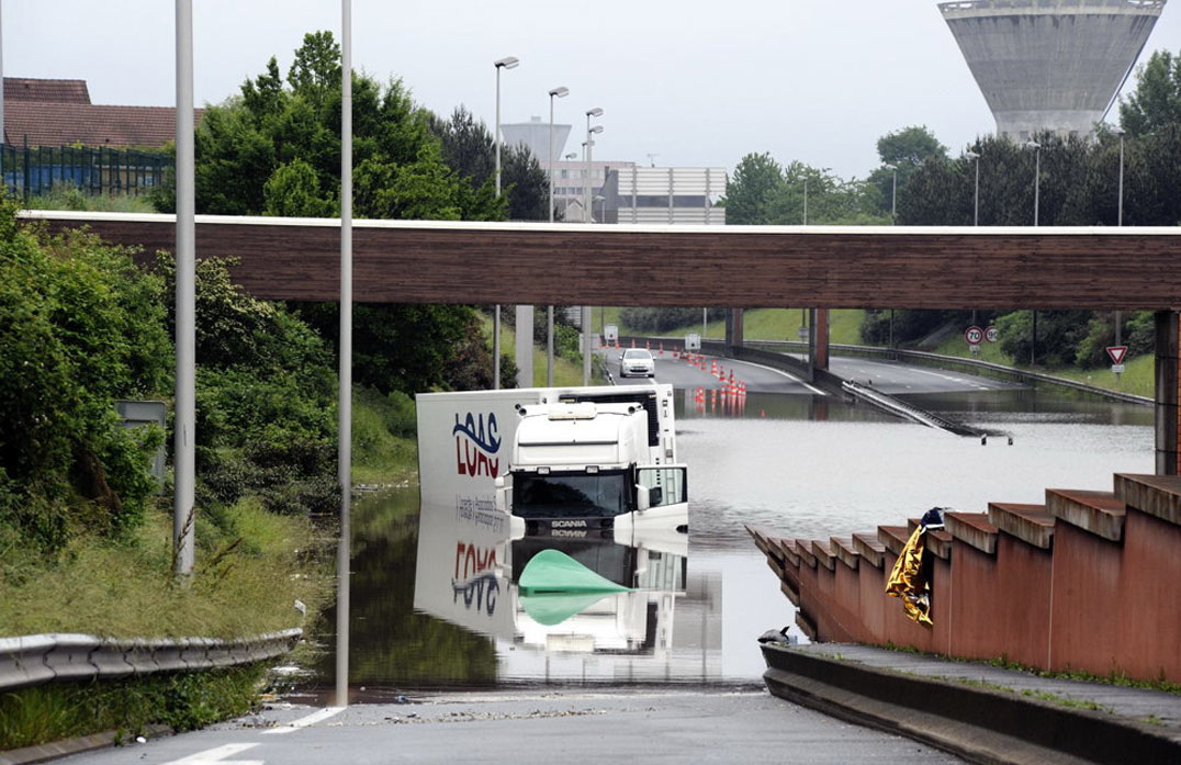 Juin 2016 : inondation de la voie rapide (RD2060)
