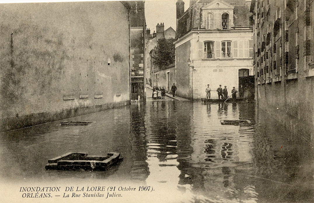 Octobre 1907 : inondation rue Stanislas Julien à Orléans